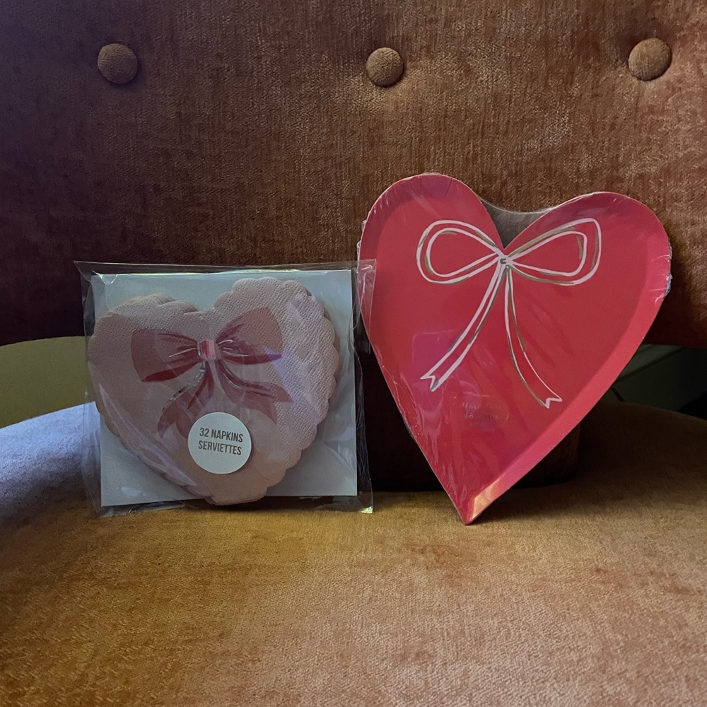 Meri Meri Heart Shaped Plates and Napkin Set